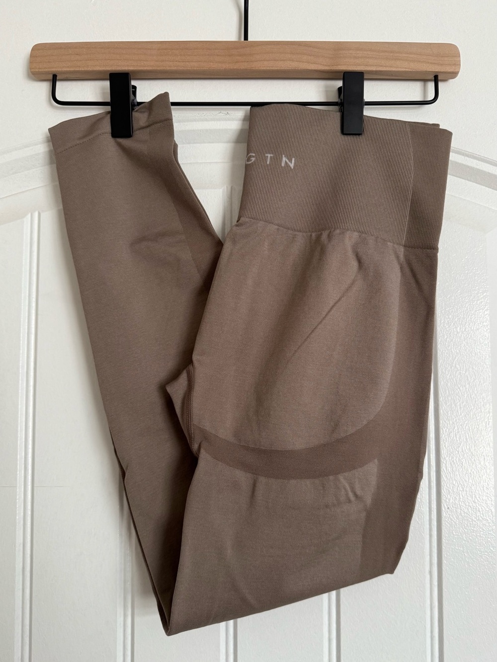 NVGTN High-Waist Leggings in Taupe